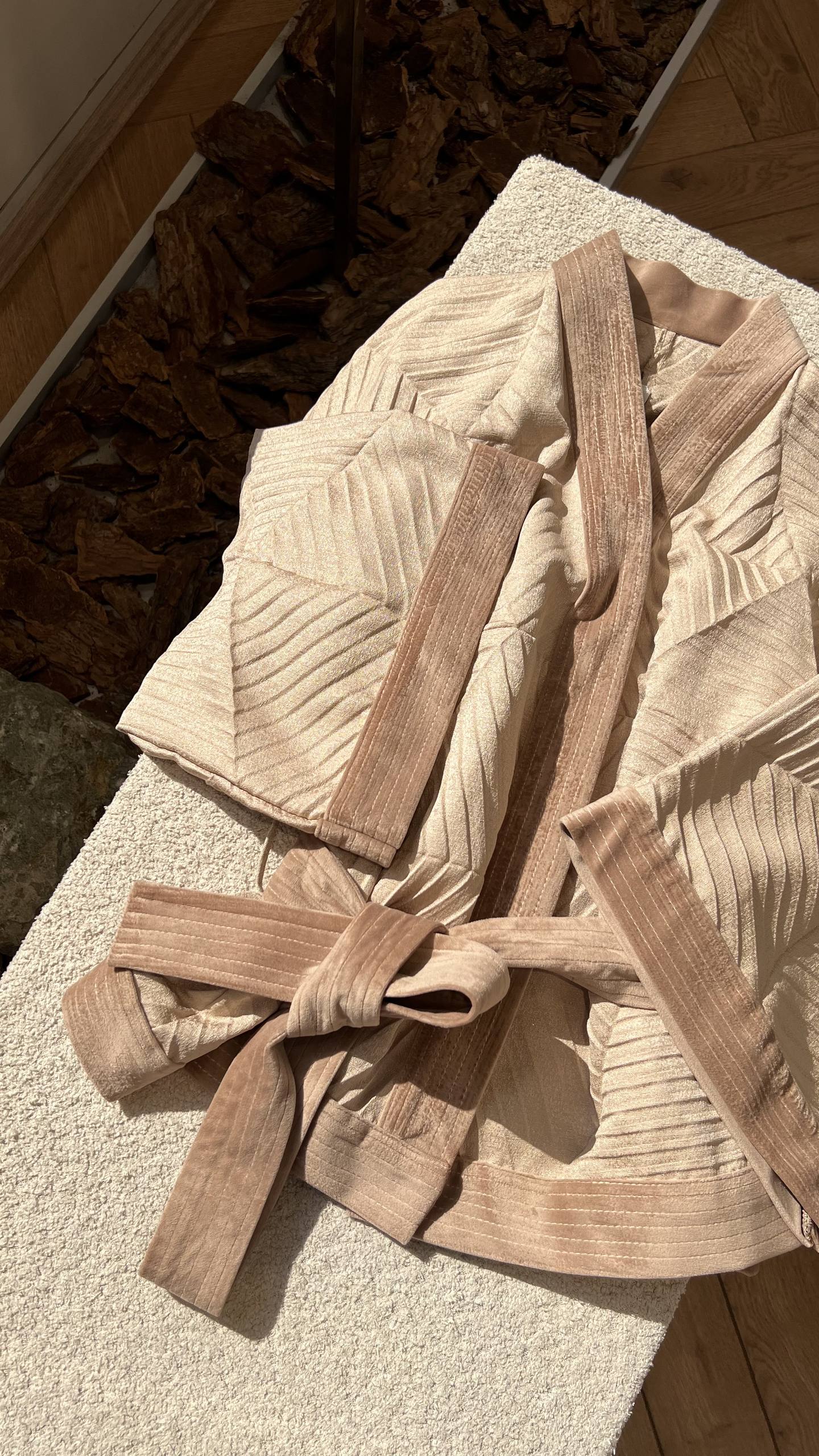 کت 6 پر مخمل